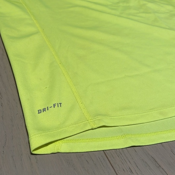 Men Nike T shirt - Picture 4 of 4